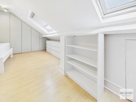 4 bedroom Semi-detached house to let in Knowle Lane, Ecclesall, Sheffield, S11