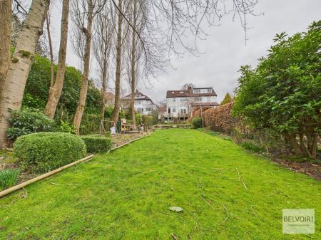 4 bedroom Semi-detached house to let in Knowle Lane, Ecclesall, Sheffield, S11
