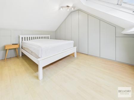 4 bedroom Semi-detached house to let in Knowle Lane, Ecclesall, Sheffield, S11