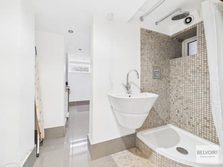 4 bedroom Semi-detached house to let in Knowle Lane, Ecclesall, Sheffield, S11