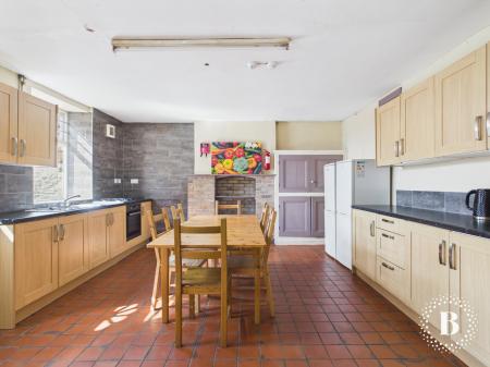 5 bedroom Terraced House for sale in Crookesmoor Road, Crookesmoor, Sheffield, S10