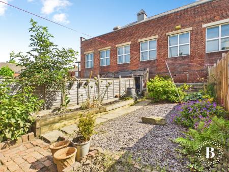 3 bedroom Terraced House for sale in Dinnington Road, Woodseats, Sheffield, S8