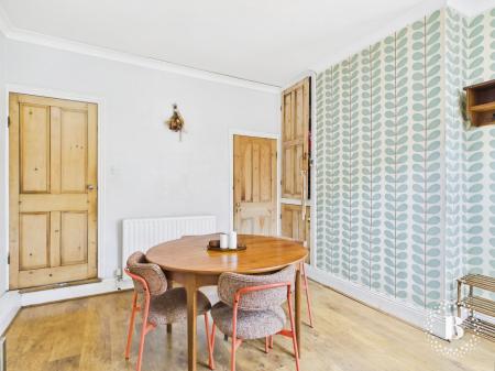 3 bedroom Terraced House for sale in Dinnington Road, Woodseats, Sheffield, S8