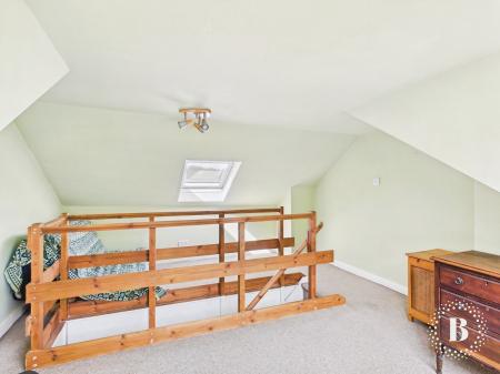 3 bedroom Terraced House for sale in Dinnington Road, Woodseats, Sheffield, S8