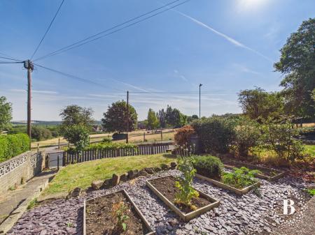 3 bedroom Semi-detached house to let in Beaver Hill Road, Woodhouse, Sheffield, S13
