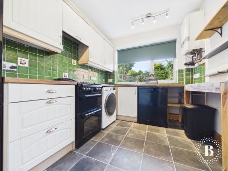 3 bedroom Semi-detached house to let in Beaver Hill Road, Woodhouse, Sheffield, S13