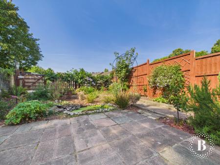 3 bedroom Semi-detached house to let in Beaver Hill Road, Woodhouse, Sheffield, S13