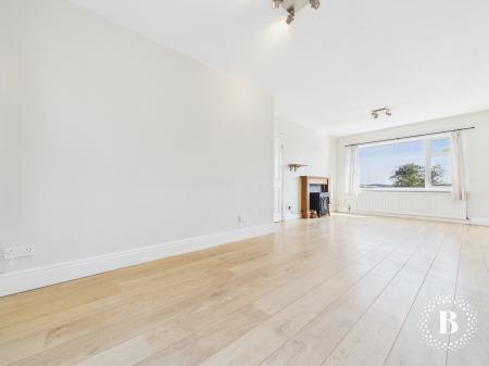 3 bedroom Semi-detached house to let in Beaver Hill Road, Woodhouse, Sheffield, S13