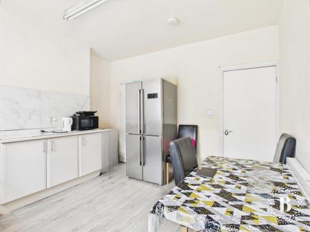 3 bedroom Terraced House for sale in Cecil Square, Sheffield, S2