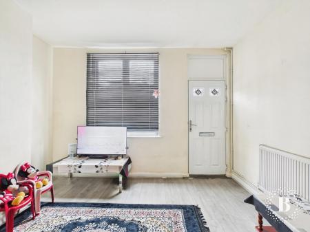 3 bedroom Terraced House for sale in Cecil Square, Sheffield, S2