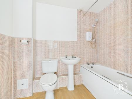 2 bedroom Flat for sale in Columbia Place, 77 Fornham Street, City Centre, Sheffield, S2