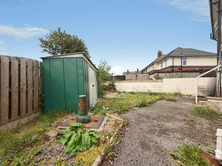 3 bedroom Semi-detached house to let in Barrie Crescent, Firth Park, Sheffield, S5