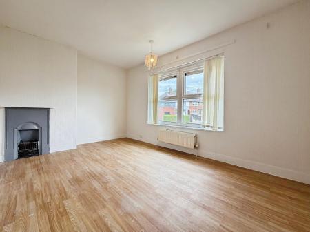 3 bedroom Semi-detached house to let in Barrie Crescent, Firth Park, Sheffield, S5