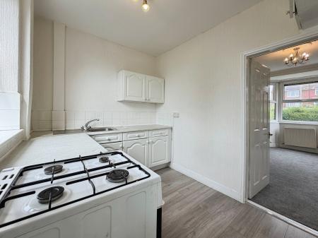3 bedroom Semi-detached house to let in Barrie Crescent, Firth Park, Sheffield, S5