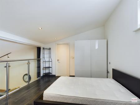 2 bedroom Duplex to let in 211 Ecclesall Road, Ecclesall Road, Sheffield, S11