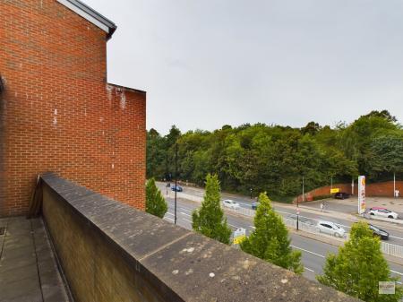2 bedroom Duplex to let in 211 Ecclesall Road, Ecclesall Road, Sheffield, S11