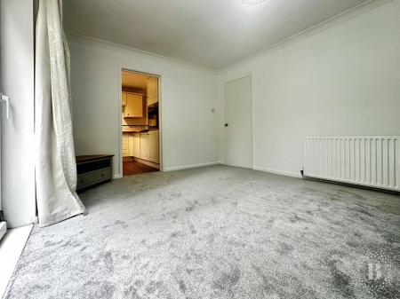 2 bedroom Flat to let in Belmonte Gardens, Norfolk Park, Sheffield, S2