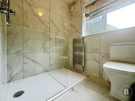 2 bedroom Flat to let in Belmonte Gardens, Norfolk Park, Sheffield, S2
