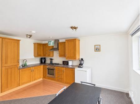 2 bedroom Apartment for sale in Beeches Bank, Norfolk Park, Sheffield, S2