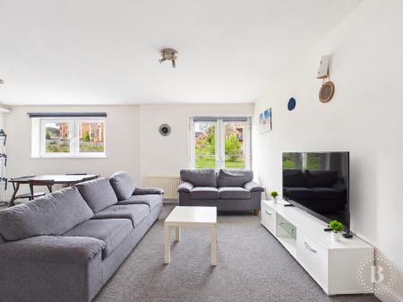 2 bedroom Apartment for sale in Beeches Bank, Norfolk Park, Sheffield, S2