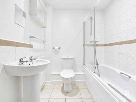 2 bedroom Apartment for sale in Beeches Bank, Norfolk Park, Sheffield, S2