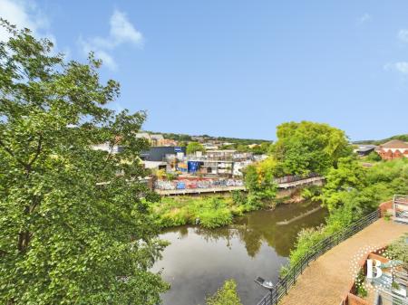 2 bedroom Flat for sale in Penistone House, 5 Adelaide Lane, Kelham Island, Sheffield, S3