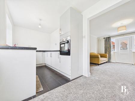 2 bedroom Semi-detached house to let in Burns Road, Dinnington, Sheffield, S25