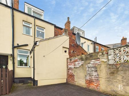 3 bedroom Terraced House for sale in Clough Road, City Centre, Sheffield, S1