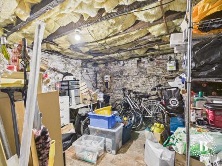 3 bedroom Terraced House for sale in Clough Road, City Centre, Sheffield, S1
