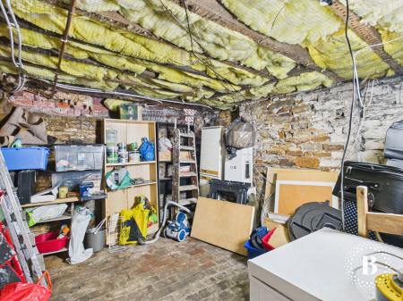 3 bedroom Terraced House for sale in Clough Road, City Centre, Sheffield, S1