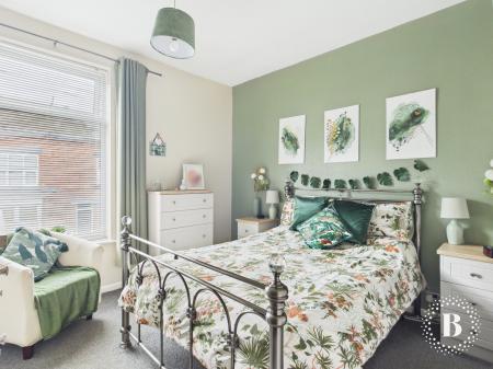 3 bedroom Terraced House for sale in Clough Road, City Centre, Sheffield, S1