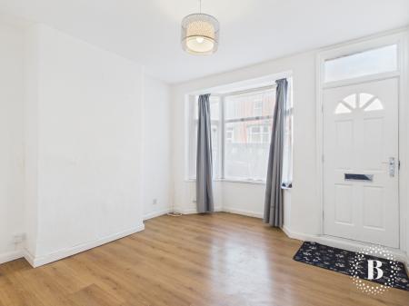 3 bedroom Terraced House to let in Glover Road, Lowfield, Sheffield, S8