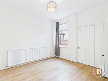 3 bedroom Terraced House to let in Glover Road, Lowfield, Sheffield, S8