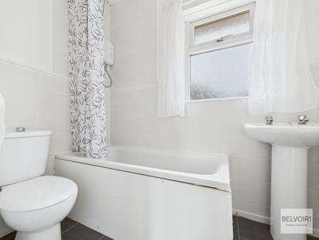 3 bedroom Semi-detached house to let in Hastilar Road South, Richmond, Sheffield, S13