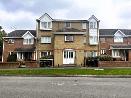 1 bedroom Flat for sale in Barnum Court, Swindon, SN2