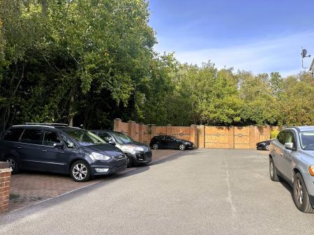 1 bedroom Flat for sale in Barnum Court, Swindon, SN2