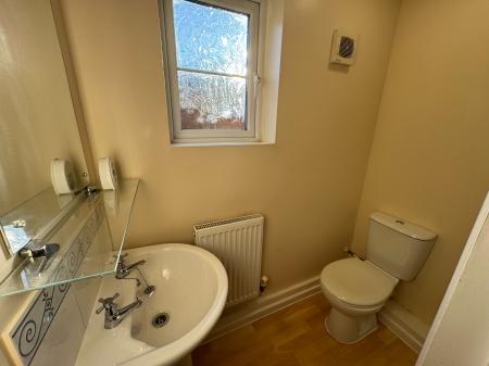 2 bedroom Ground floor maisonette for sale in Ermin Mews, Stratton St Margaret, Swindon, SN3