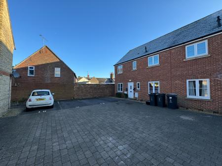 2 bedroom Ground floor maisonette for sale in Ermin Mews, Stratton St Margaret, Swindon, SN3
