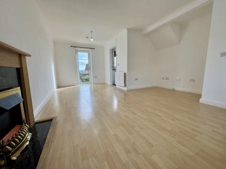 3 bedroom Semi-detached house for sale in Orchard Mead, Royal Wootton Bassett, SN4