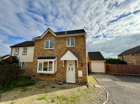 3 bedroom Semi-detached house for sale in Orchard Mead, Royal Wootton Bassett, SN4