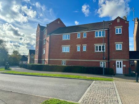 Torun Way, Haydon End, Swindon, SN25