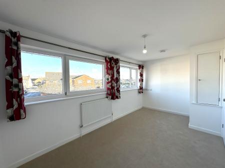 4 bedroom Link detached house for sale in Cameron Close, Stratton St Margaret, Swindon, SN3