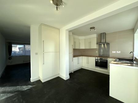 4 bedroom Link detached house for sale in Cameron Close, Stratton St Margaret, Swindon, SN3