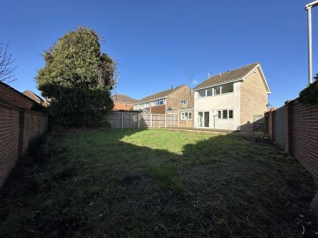 4 bedroom Link detached house for sale in Cameron Close, Stratton St Margaret, Swindon, SN3