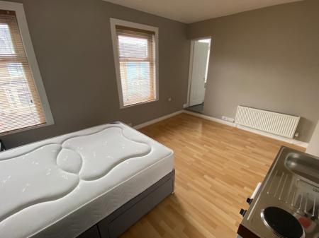 1 bedroom House share to let in Clifton Street, Old Town, Swindon, SN1