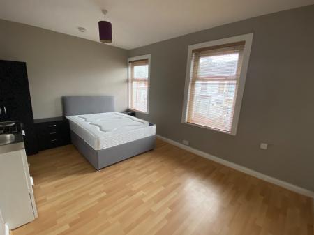 1 bedroom House share to let in Clifton Street, Old Town, Swindon, SN1