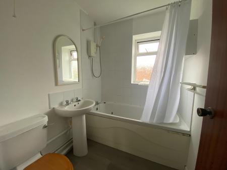 2 bedroom Flat to let in Kimmeridge Close, Swindon, SN3