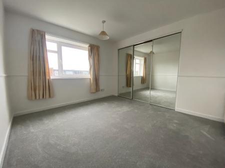 2 bedroom Flat to let in Kimmeridge Close, Swindon, SN3