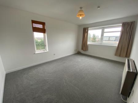 2 bedroom Flat to let in Kimmeridge Close, Swindon, SN3