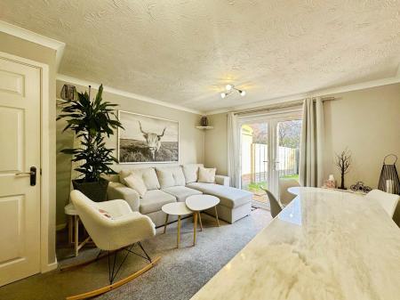 2 bedroom Semi-detached house for sale in Mallard Close, Covingham, Swindon, SN3